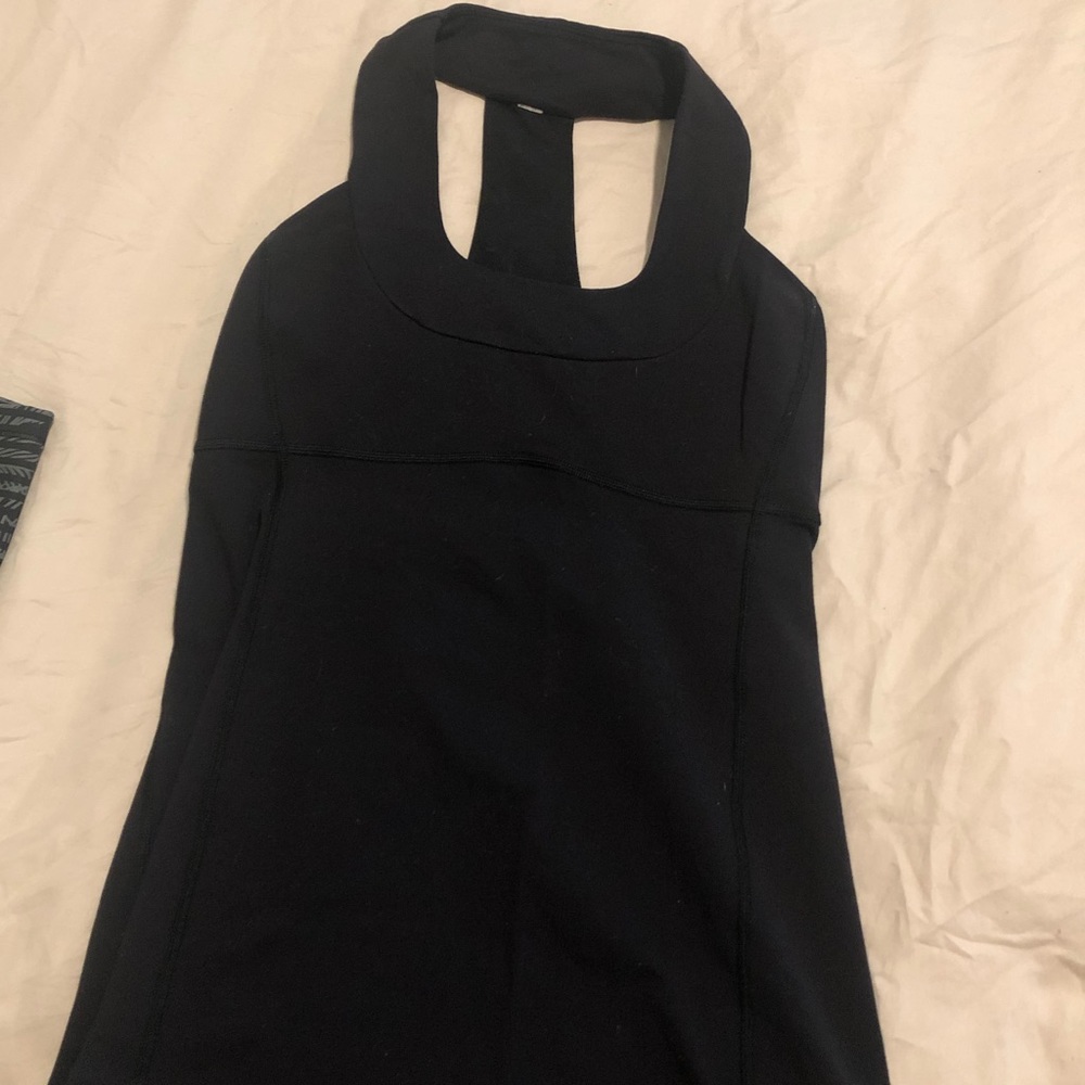 Lululemon built-in scoop neck tank